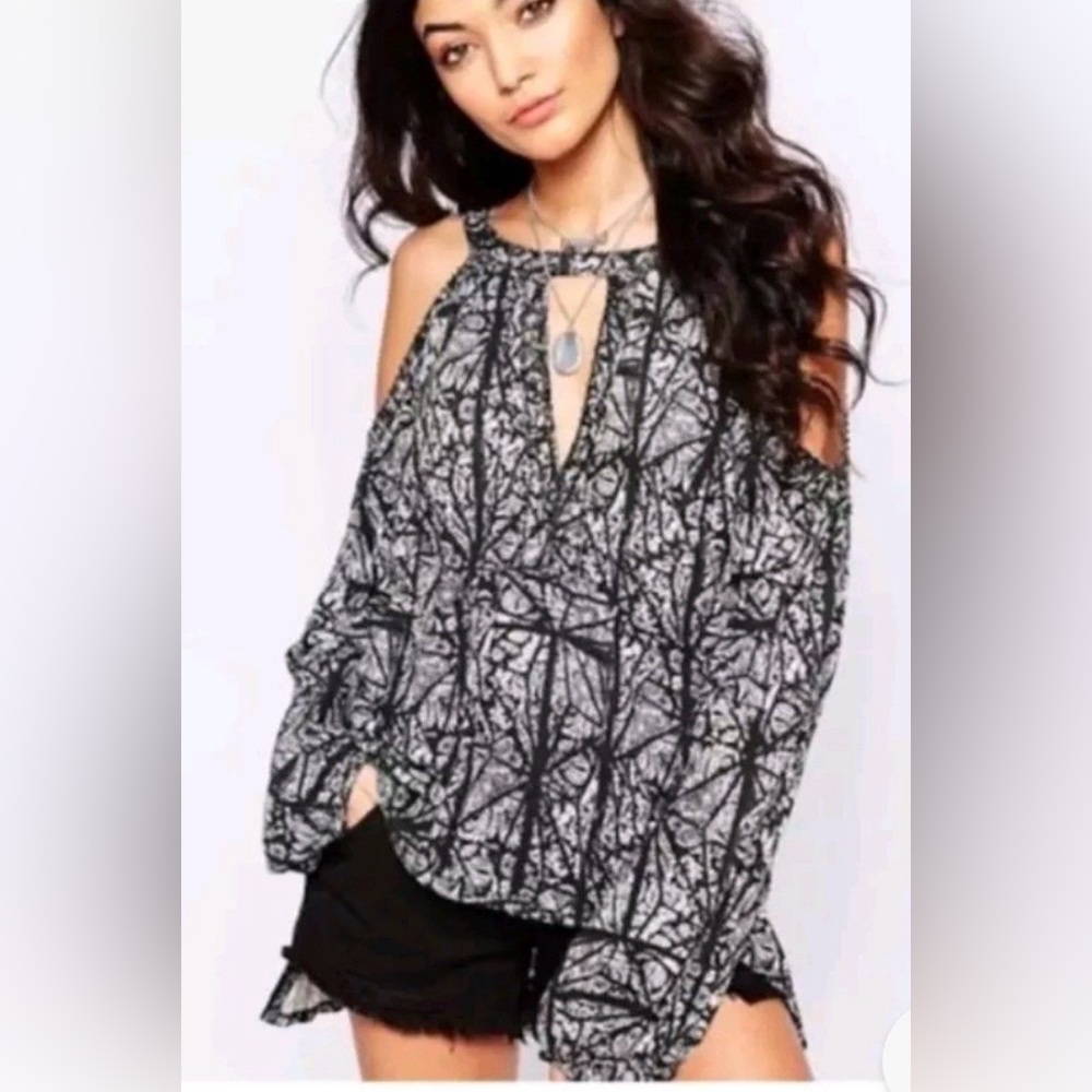 M072 Sold Out online! Free People Good Morning Cold Shoulder L/S Top // L